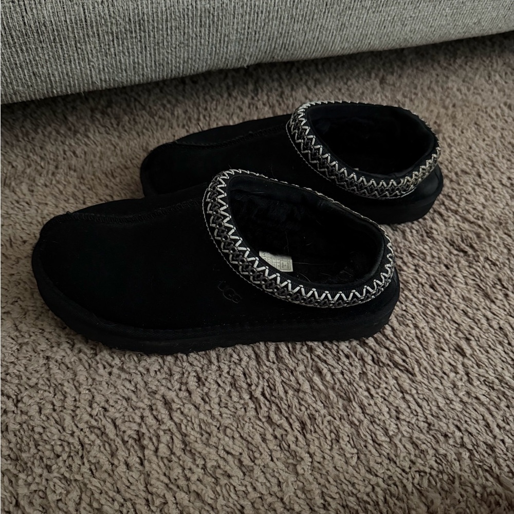 UGG Black Slip-On Slippers / Clogs – Women’s Size 8 - Picture 2 of 7
